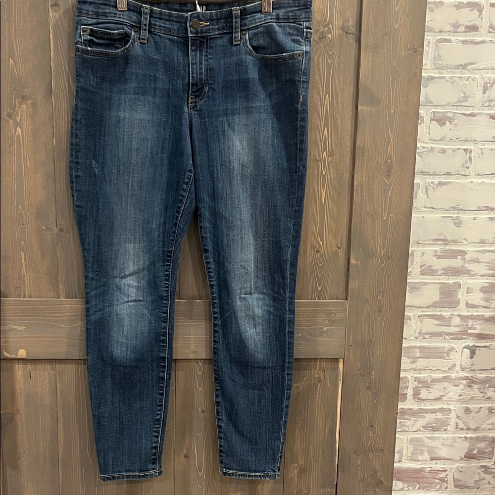 ⭐️5/$20GAP Dark Blue Ankle Jeans